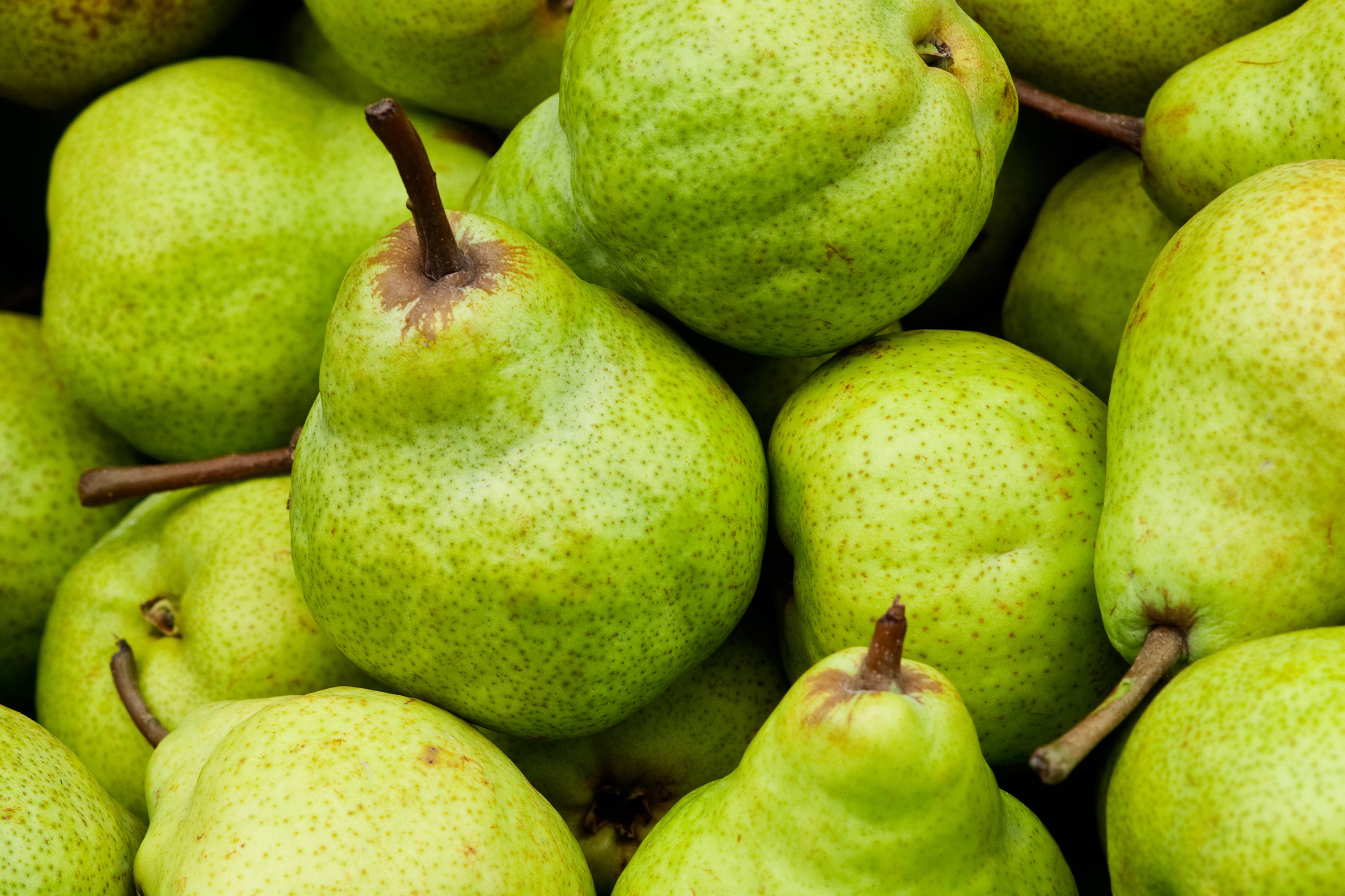 Green pears. Photo: FSTOPLIGHT / iStock.