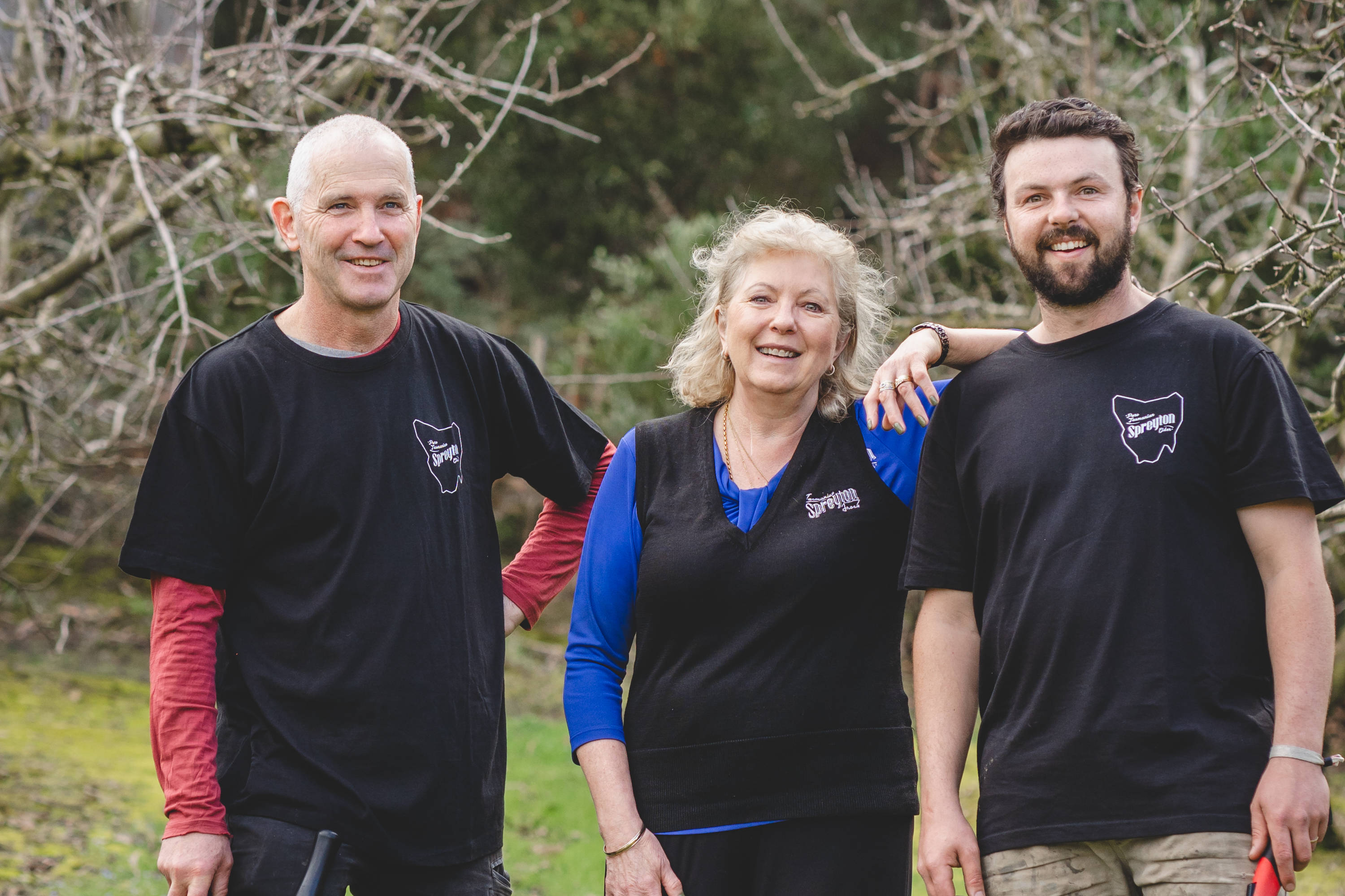 Simon Langworthy, Michelle Distill, and Jorden Distill at Spreyton Fresh, Northern Tasmania. Photo: Apple and Pear Australia Limited and Jacqui Beven.